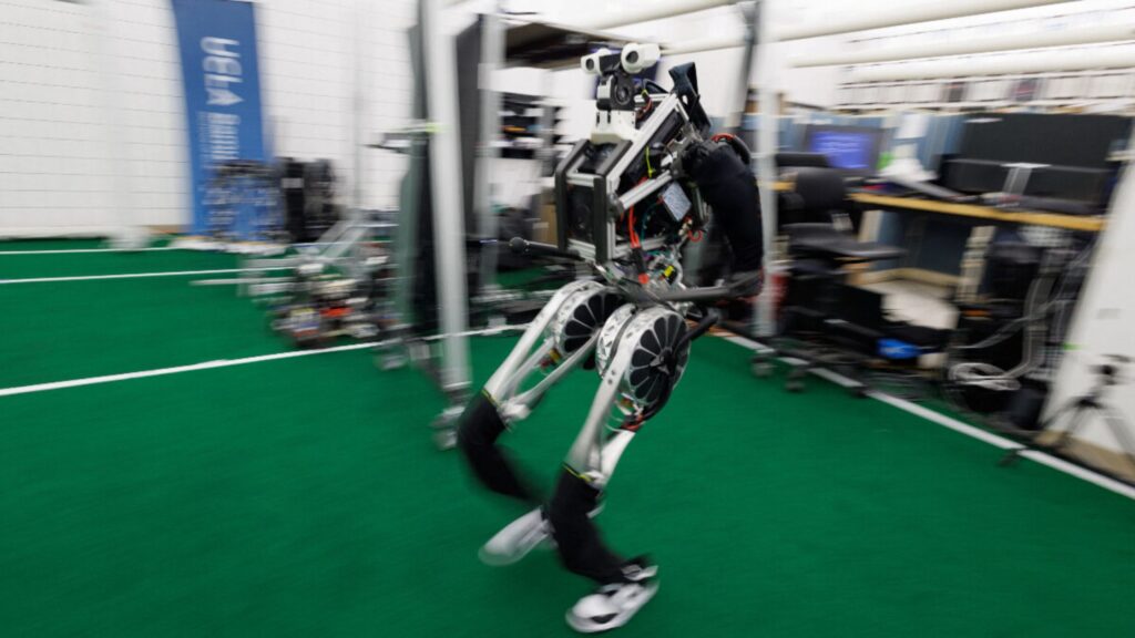 ARTEMIS: El Robot Veloz Que Domina el Fútbol
